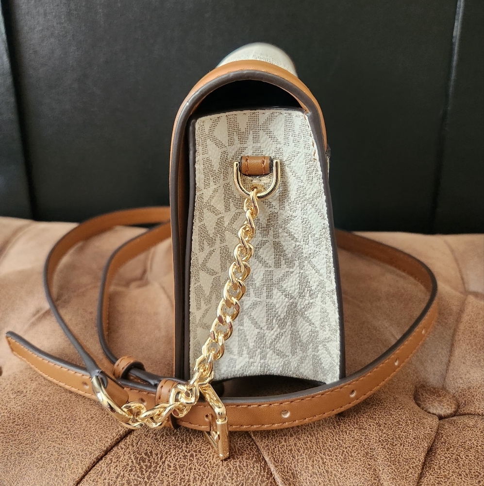 Michael Kors Vanilla Full Flap Crossbody bag - Picture 14 of 16